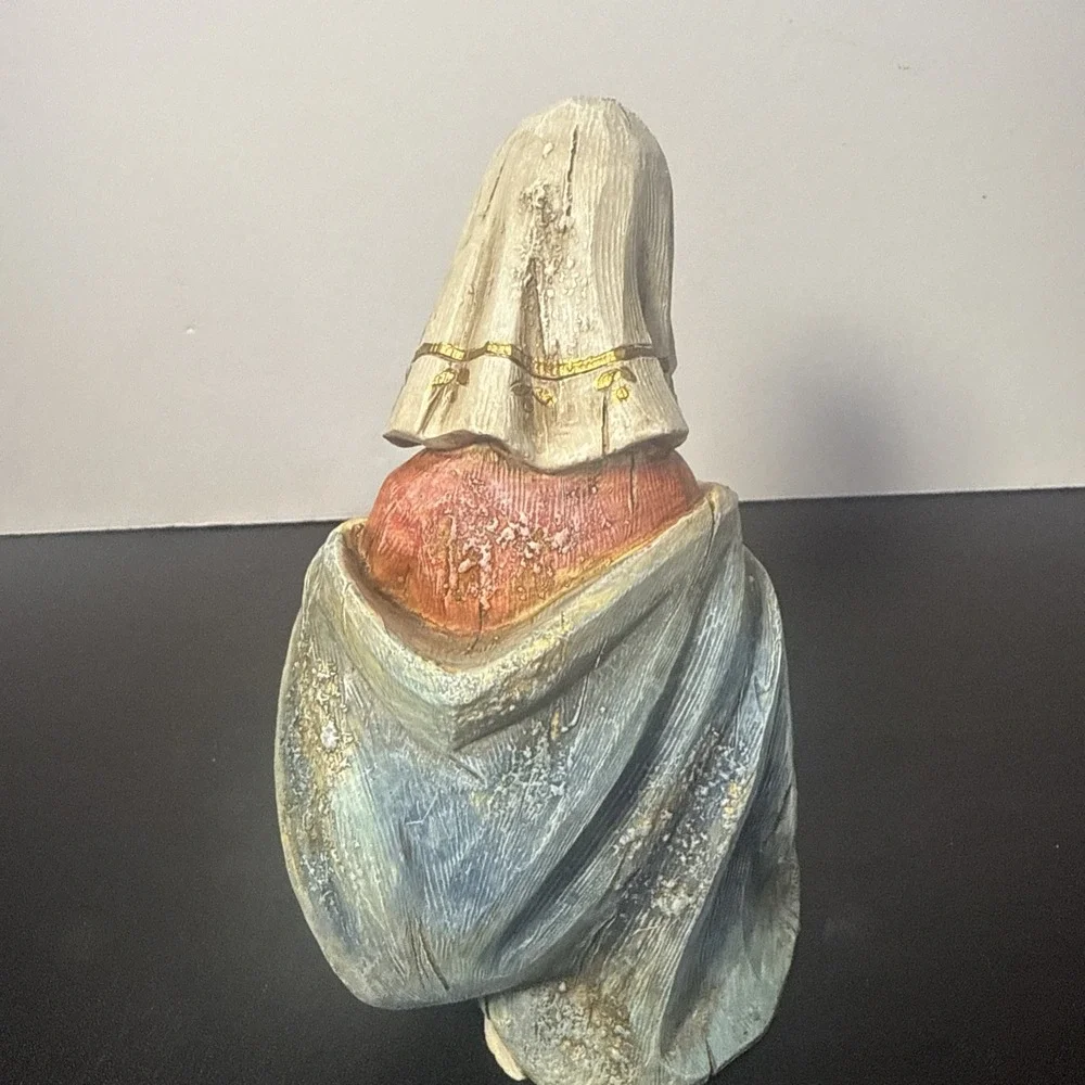 Vintage Mary‎ Kneeling Nativity Figurine Christmas